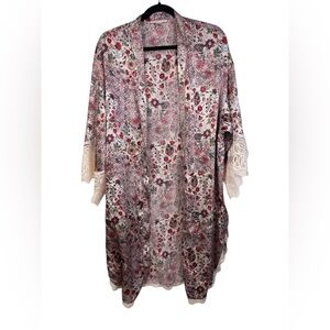 Victoria’s Secret silky pink floral lace edged open kimono. Size XS.